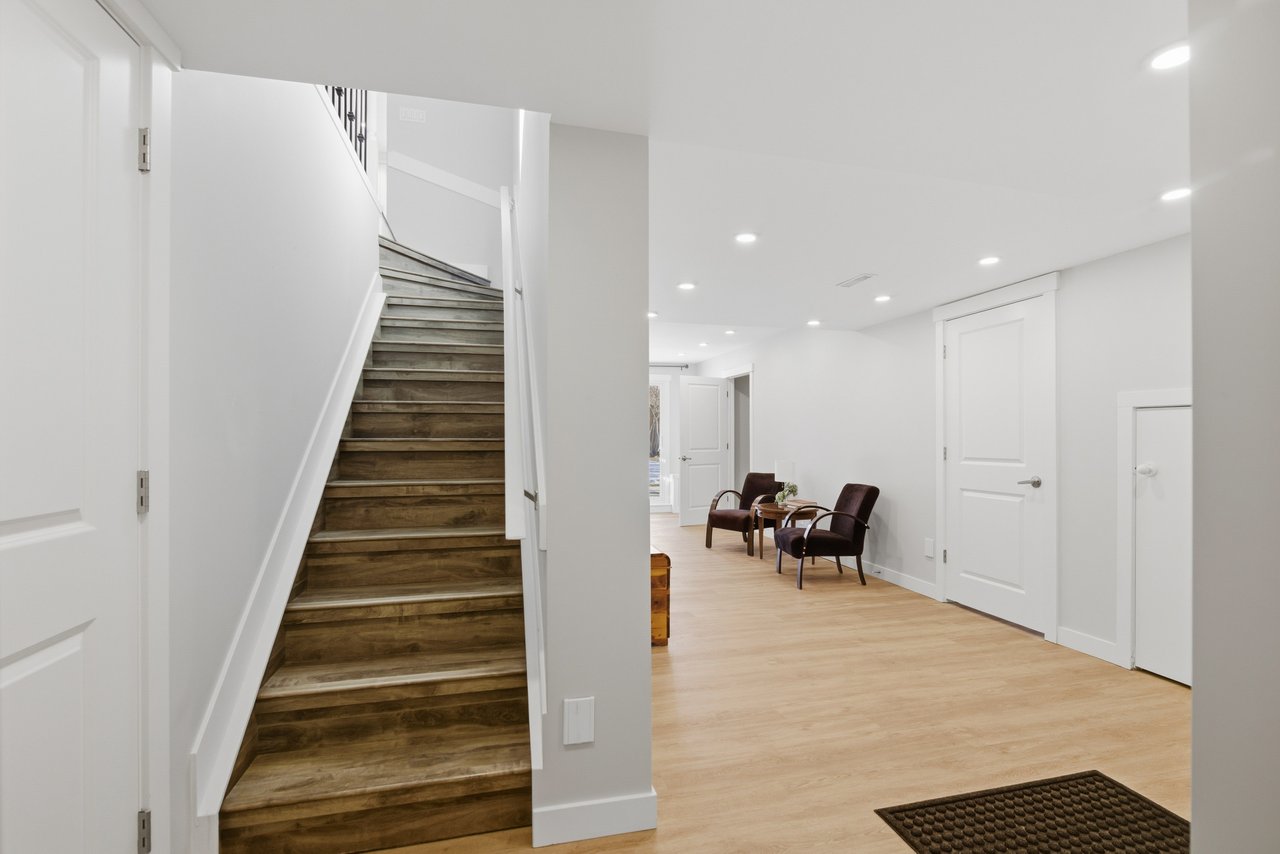 88 Woodfield Crescent SW