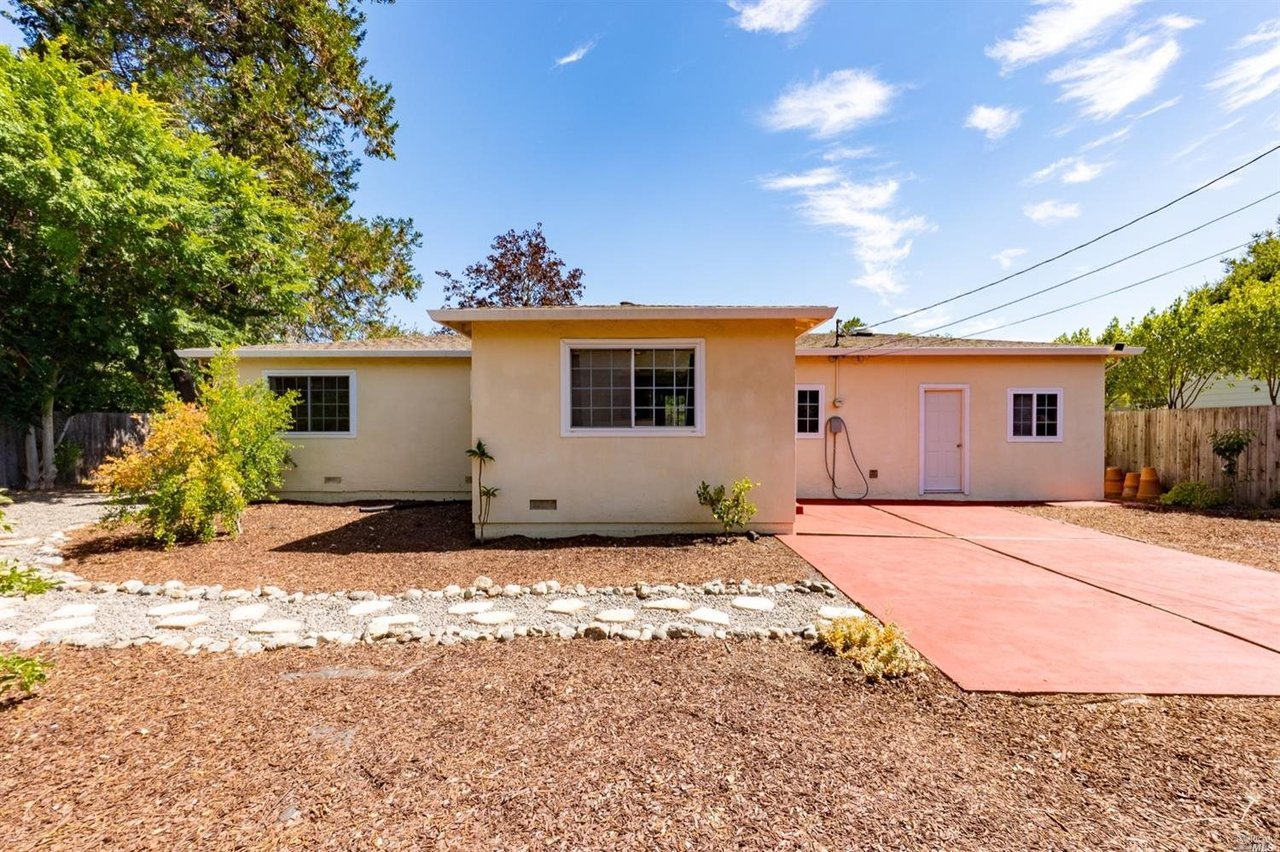 6 Boulevard Ct