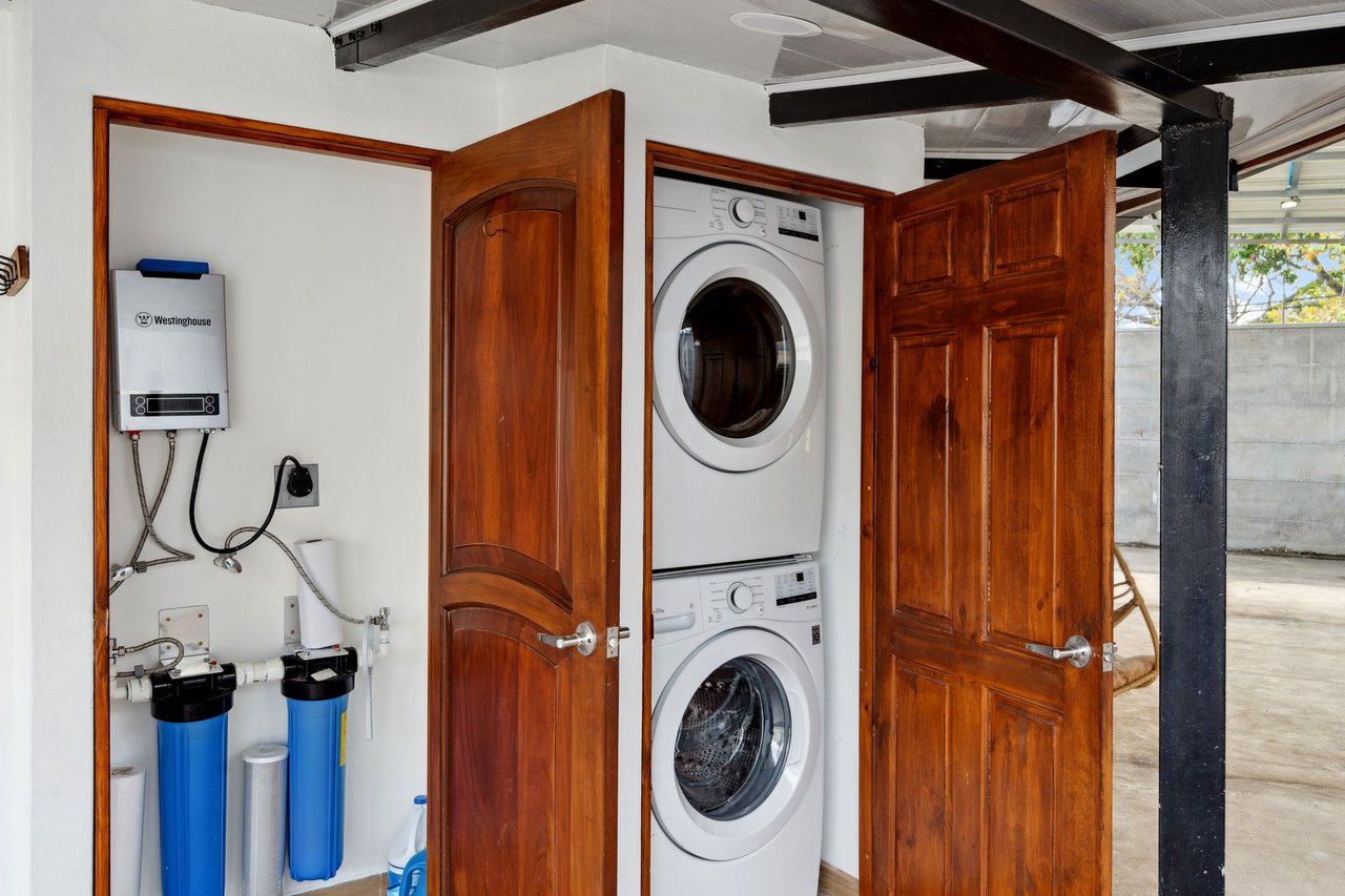 Casa Cozy | The Perfect Blend of Comfort & Convenience, Steps to the Beach!