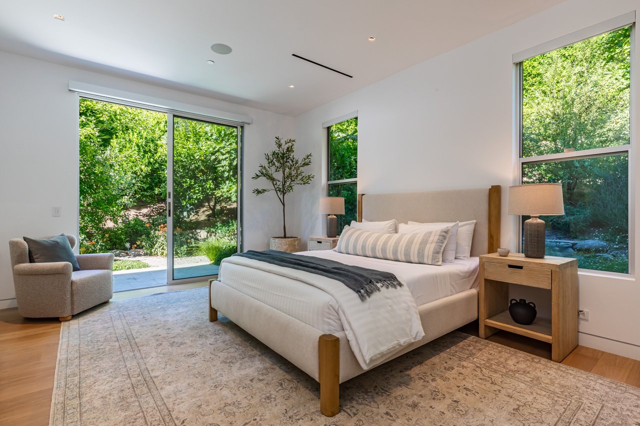 9011 Alto Cedro Dr, Beverly Hills