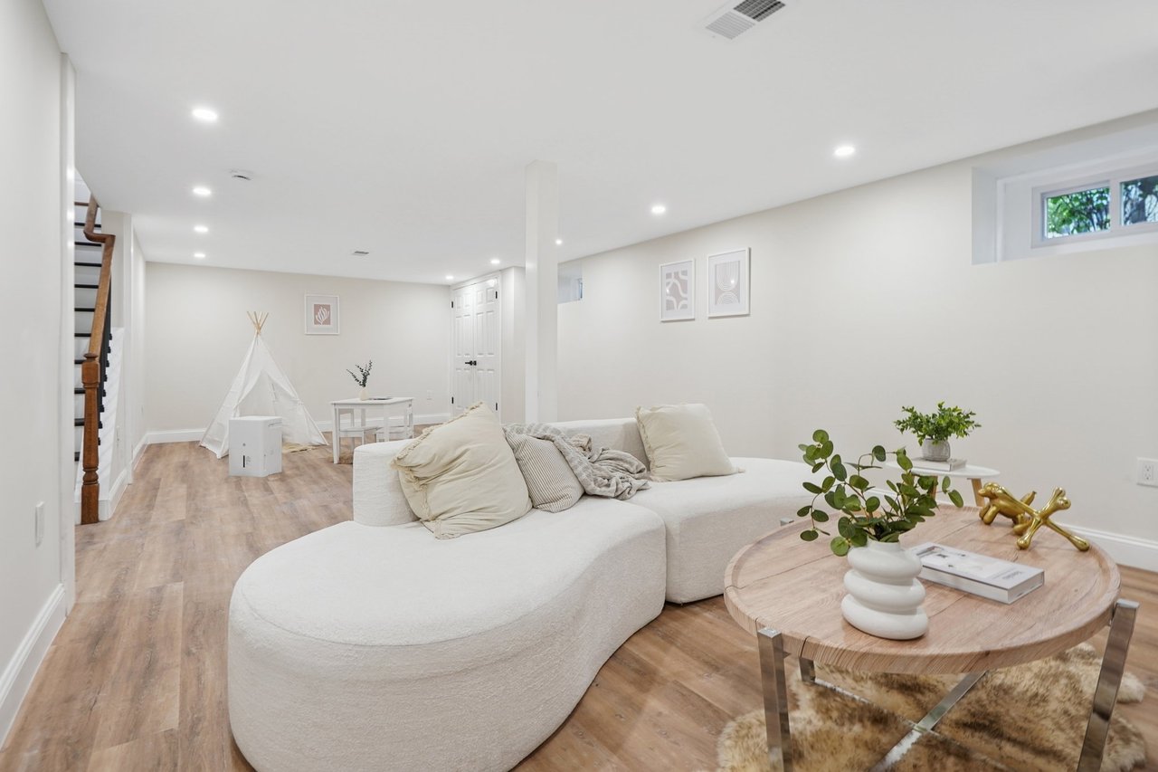 388 Thornden Street