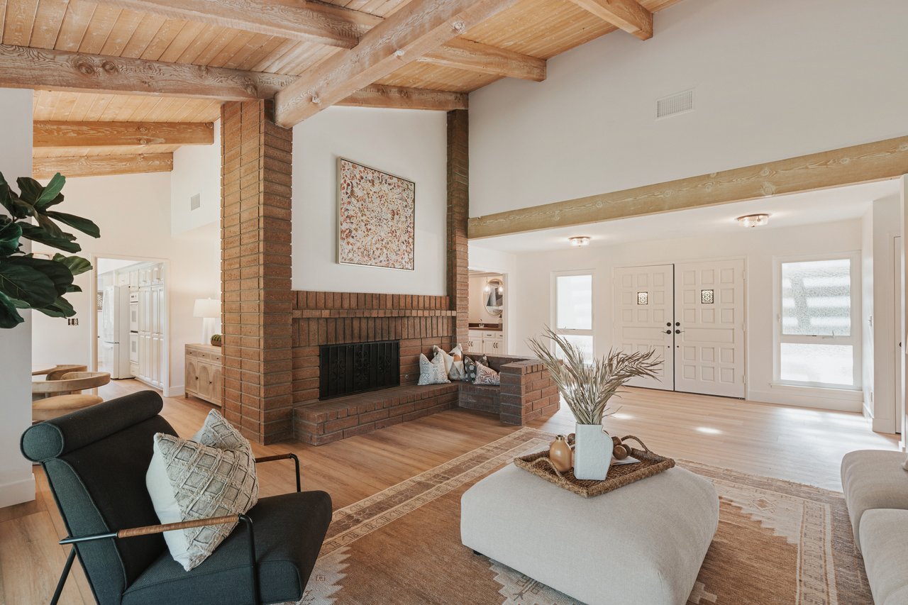 7817 E. Sandberg Lane