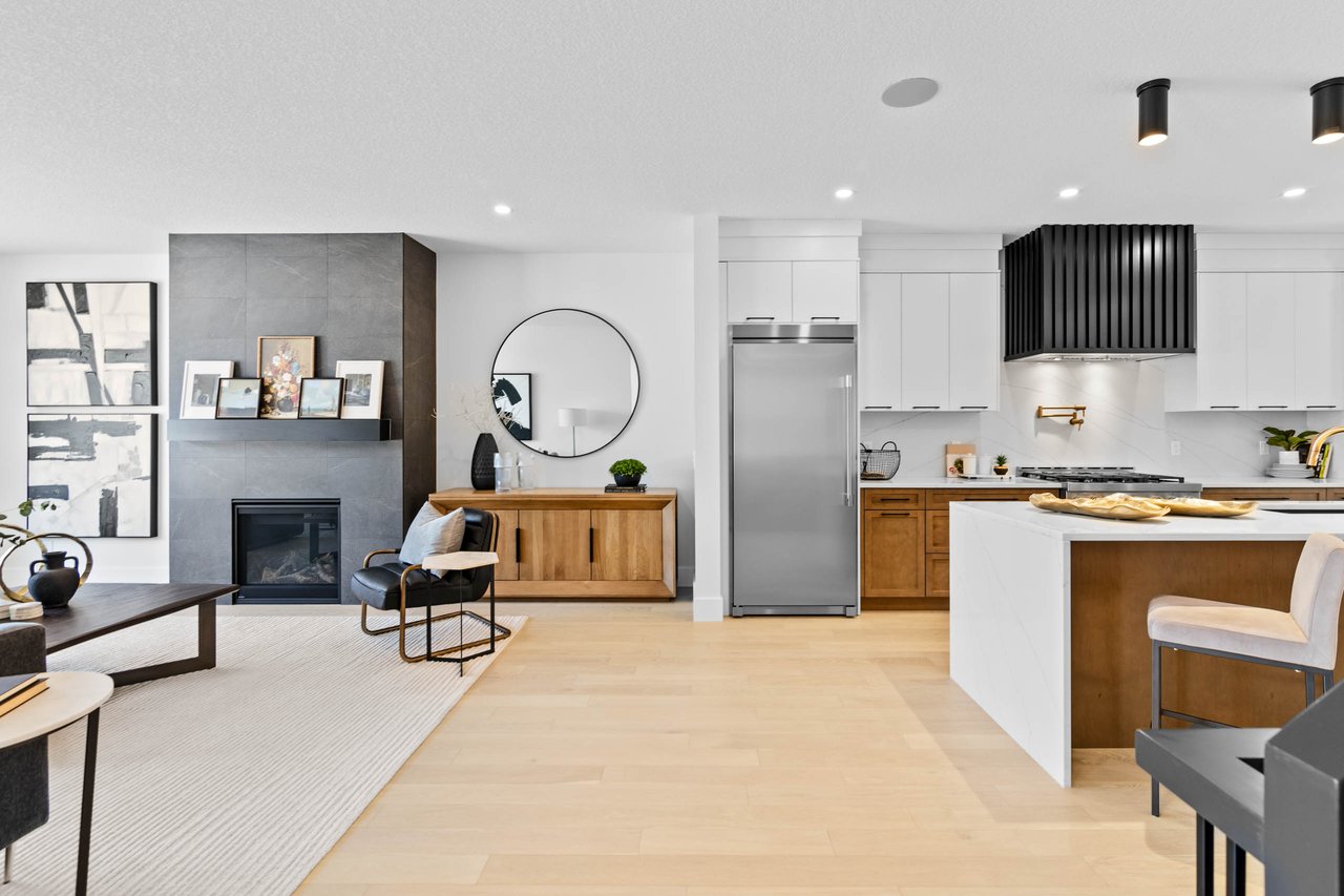 227 Calais Drive SW