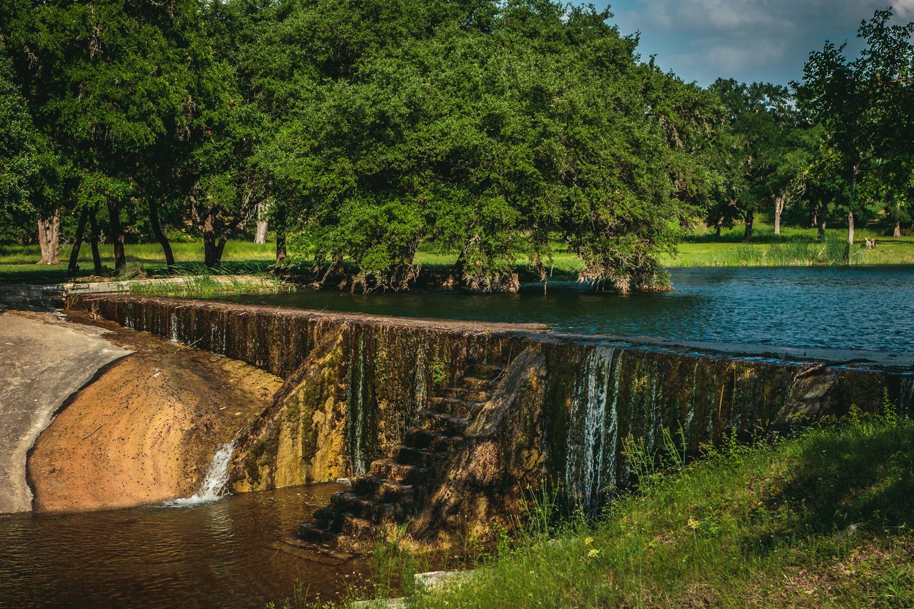 1934 N Walnut Springs Rd