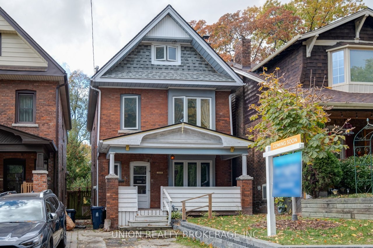 208 Gainsborough Rd