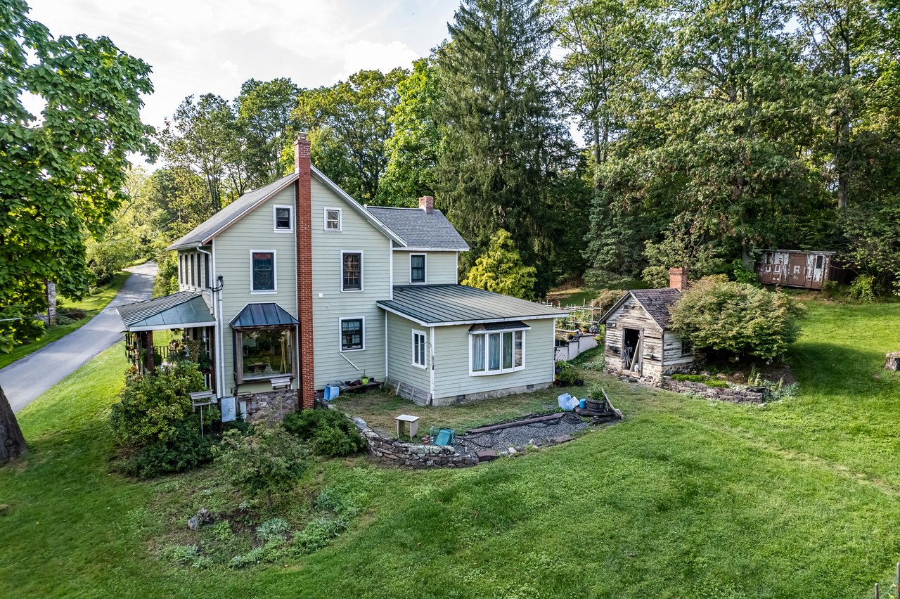 1387 Parkland Road