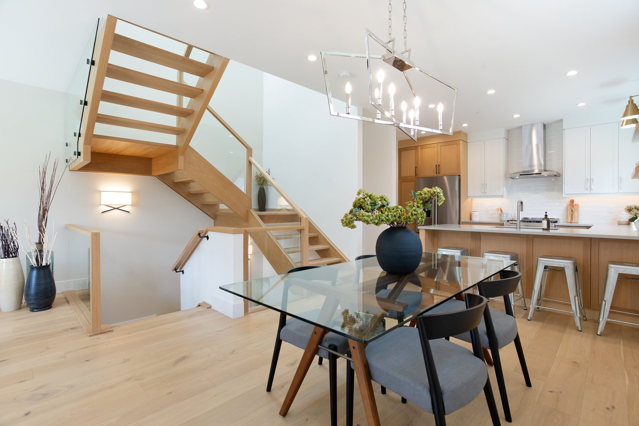 2(SE) - 833 6th Street