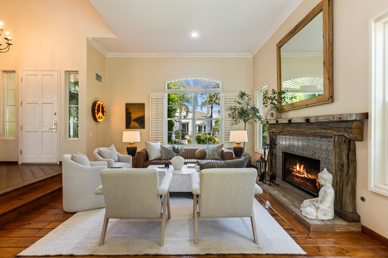 5985 Vista De La Luz