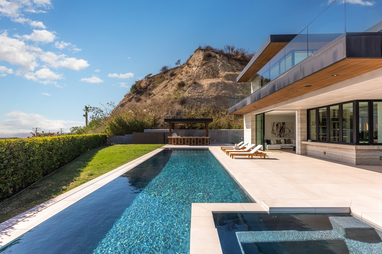 Gallery | Newly Built Contemporary on Malibu Road