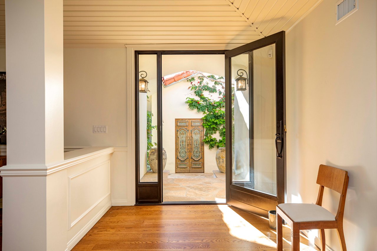 1296 Capri Dr, Pacific Palisades