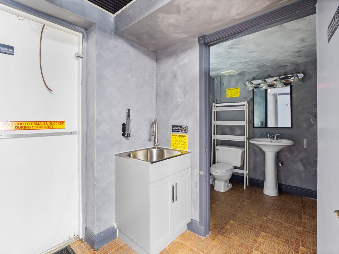 2715 N Harbor City Blvd