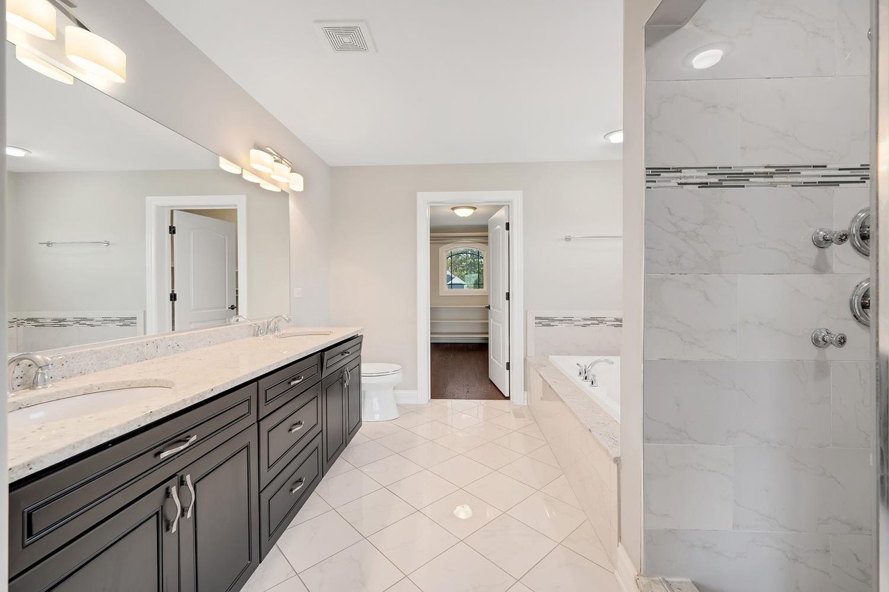 1N345 Blue Ridge Ct, Wheaton IL – Luxury Home on Private Cul-de-Sac Lot