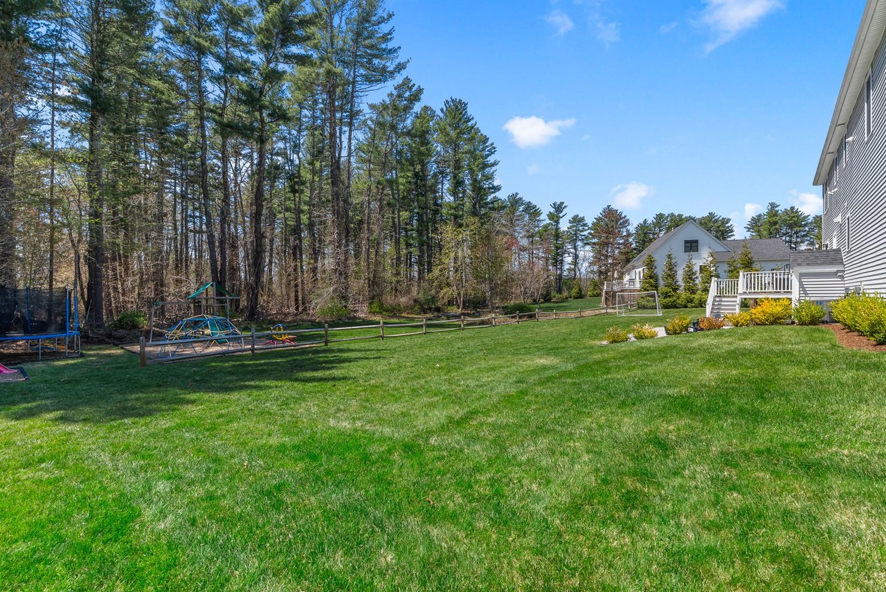 11 Lisa Ln Pembroke, MA 02359