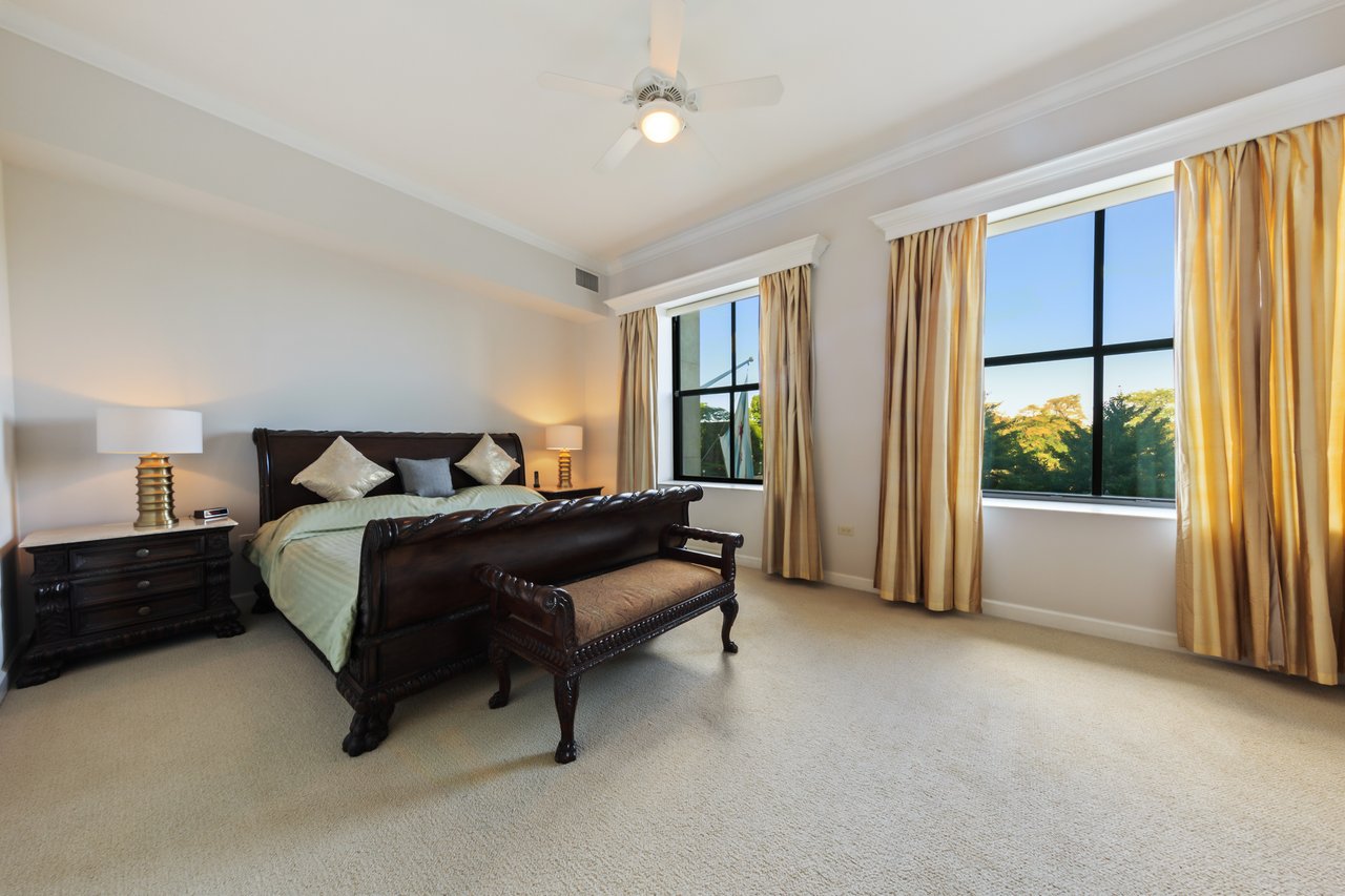 310 S Michigan Ave Unit 202