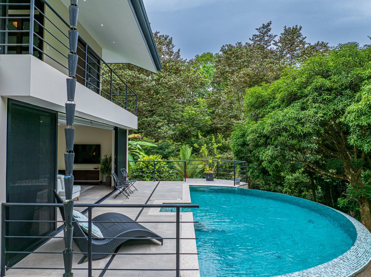 Luxury Rainforest Home + Guest House on 11 acres