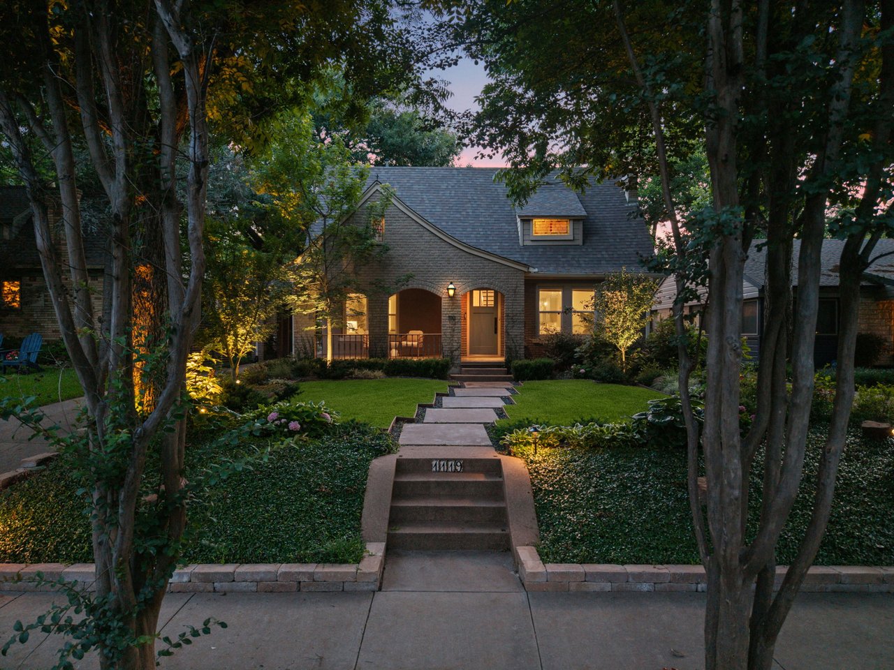 1119 N Winnetka Avenue