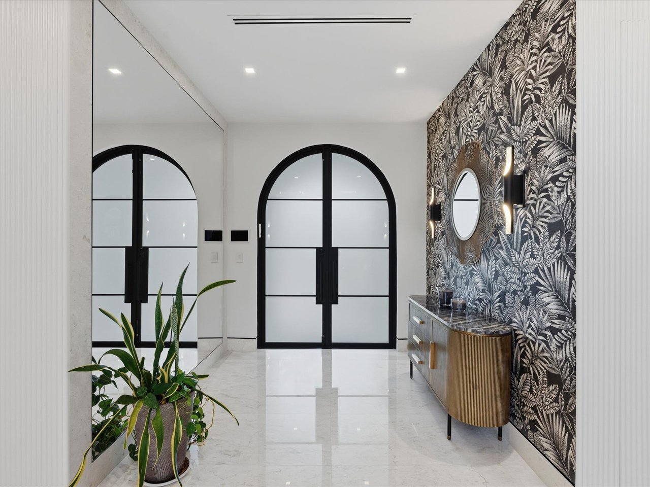 70 Camden Dr, Bal Harbour