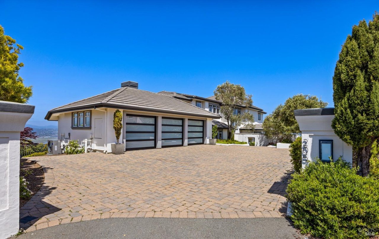 205 Taylor Rd