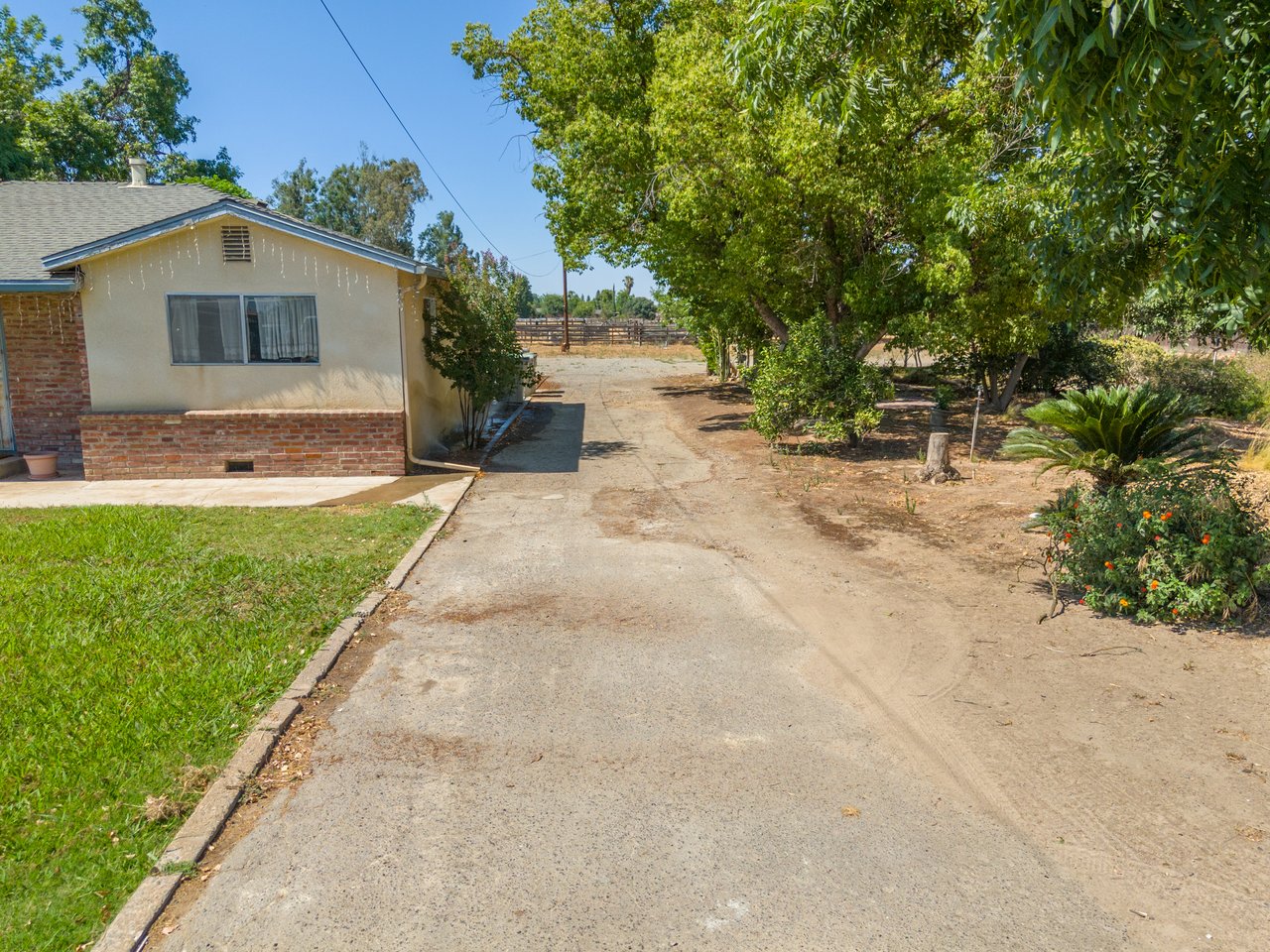 3684 W Belmont Ave