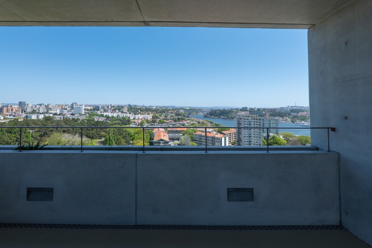 3-Bedroom Apartment with Panoramic Ocean & River Views in the iconic Foz do Douro's New Landmark - Miramar Tower 