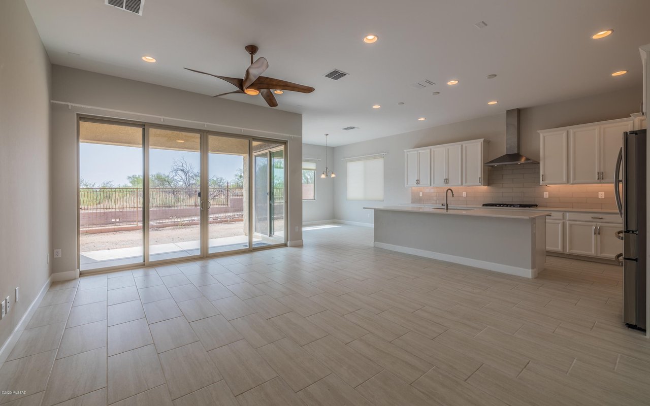 240 E Ancient Pueblo Ln