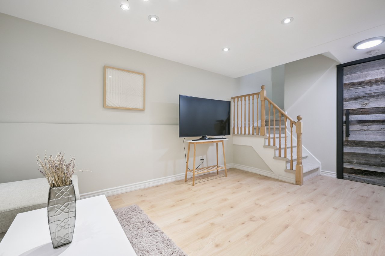 Updated Link Home on Ravine Lot