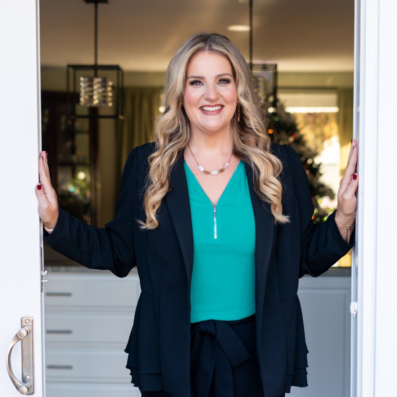 Kelly Hill-Mihalyak Milford, CT Real Estate Agent Headshot