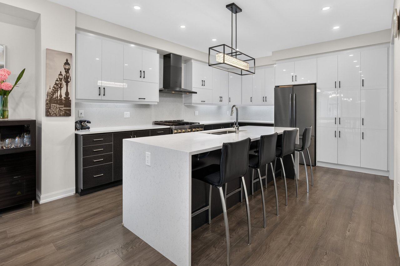 3364 Vernon Powell Drive, Oakville