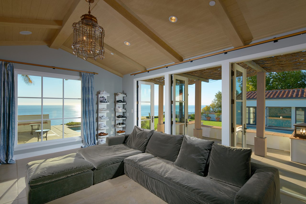 10 Shore Walk