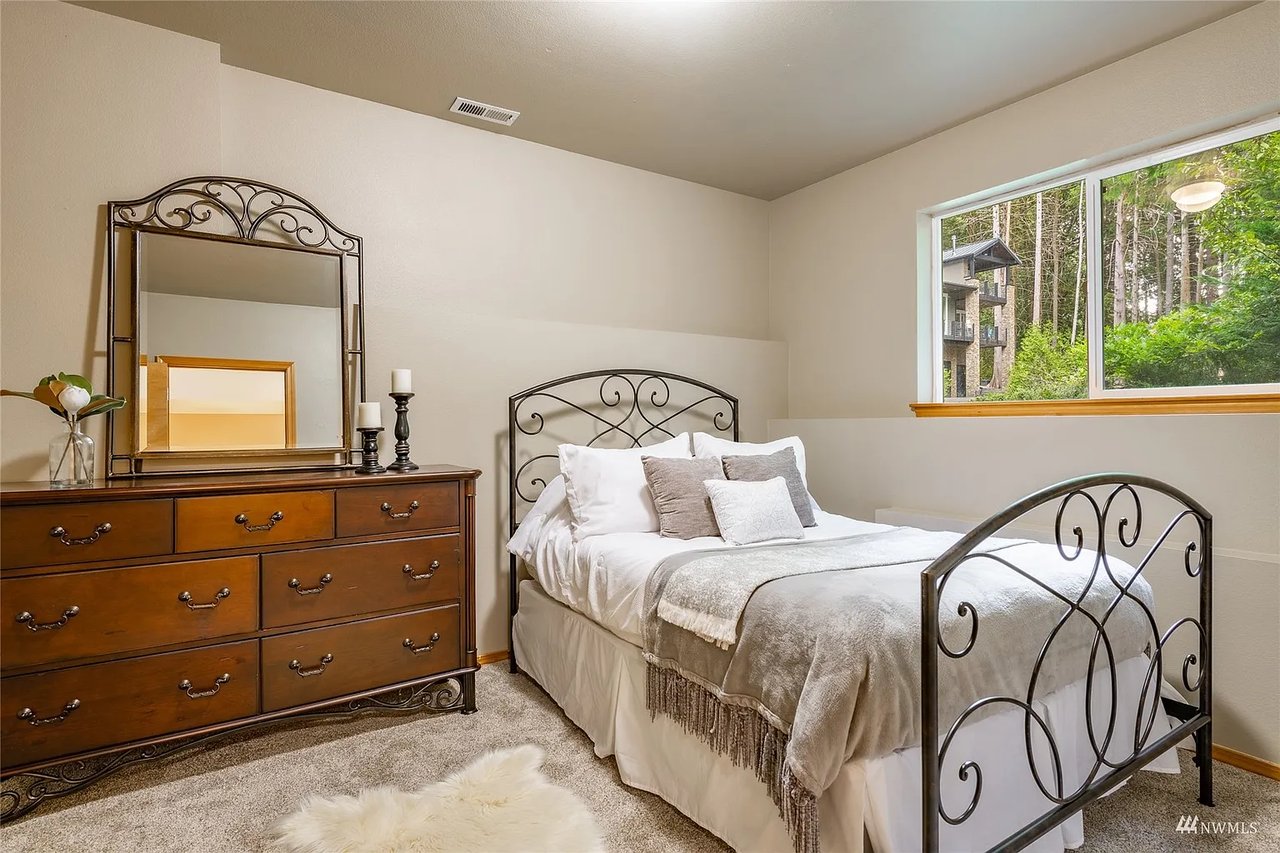 3 VALLEY CREST Way