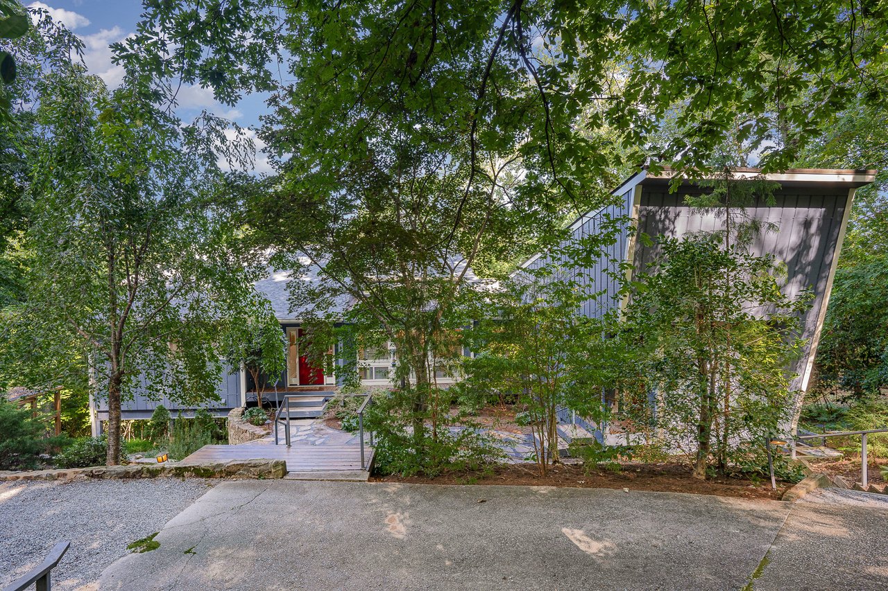 4 Bedroom, 3 Bath Modern Home Near UNC