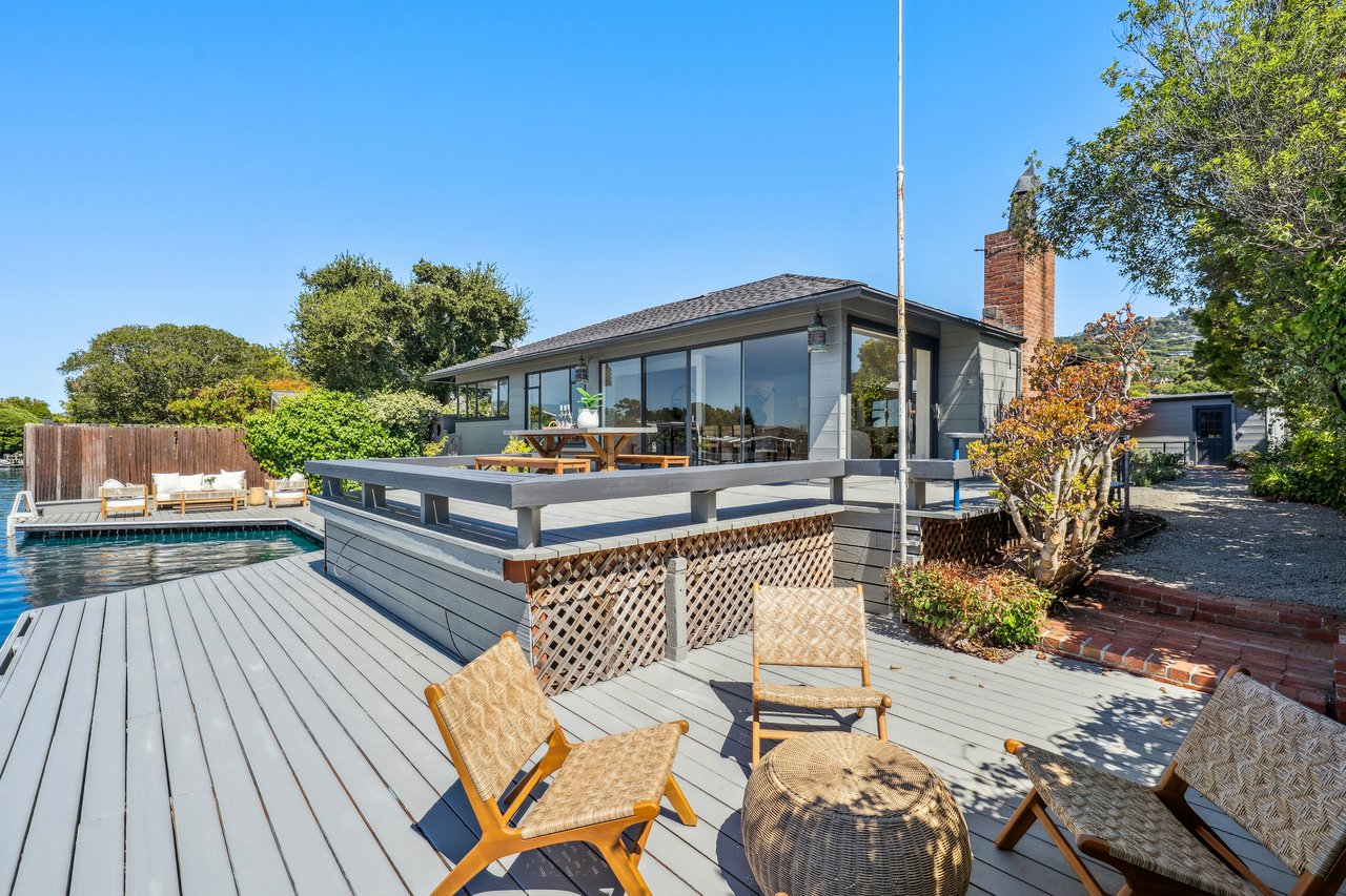 Single Level Living on the Belvedere Lagoon