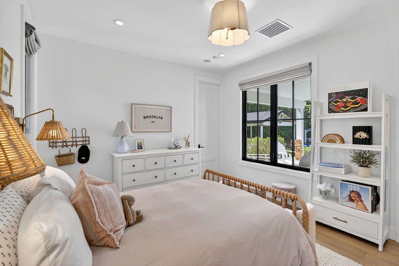 5217 E CALLE REDONDA