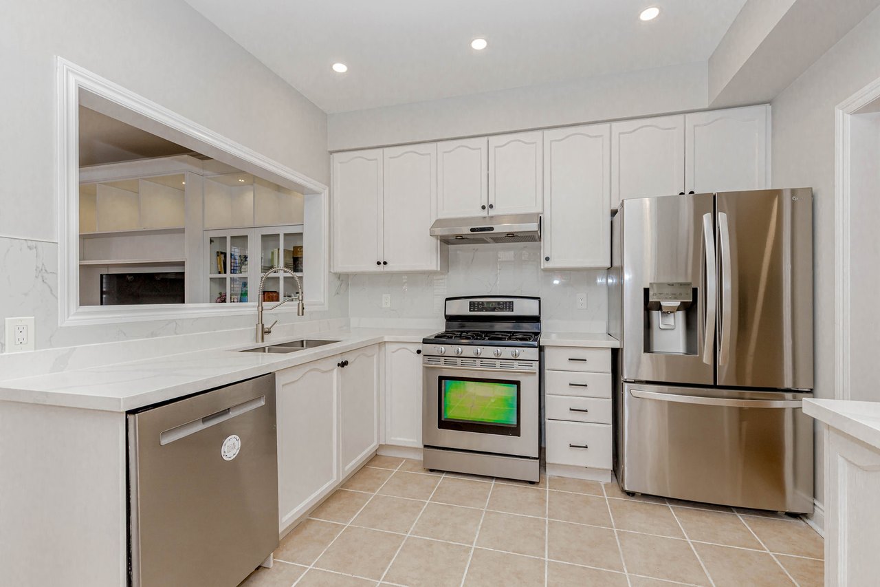 7108 Gablehurst Crescent