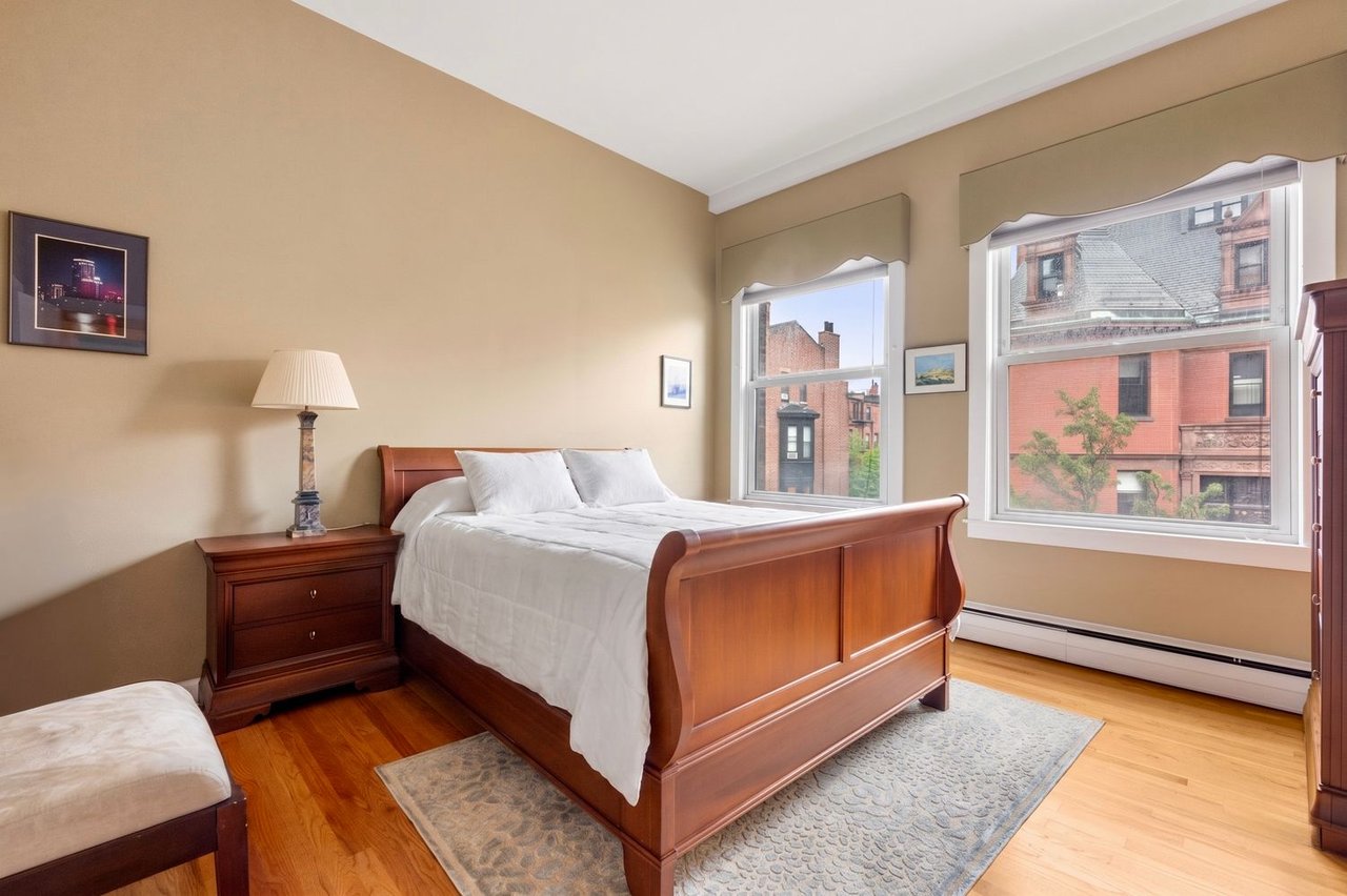 20 Gloucester St #3