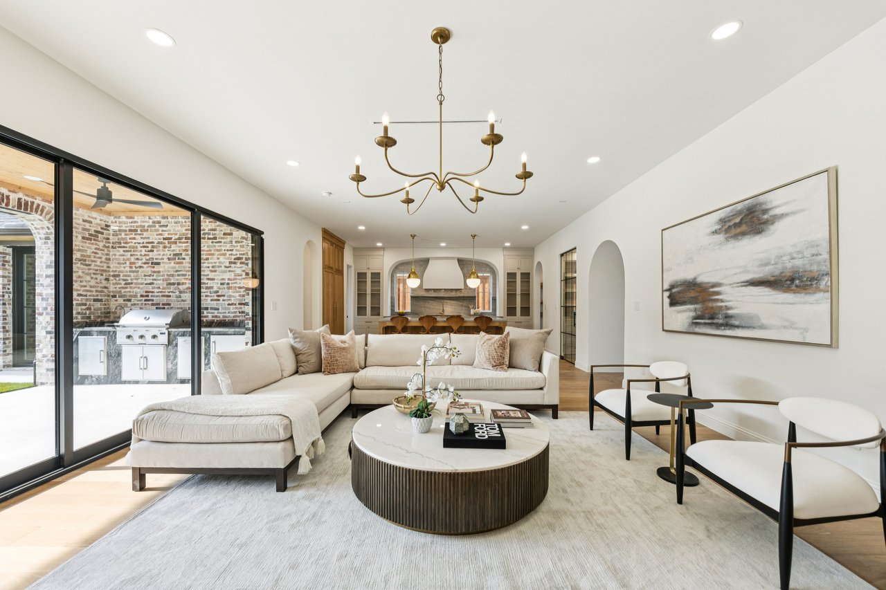 6860 Southridge Drive