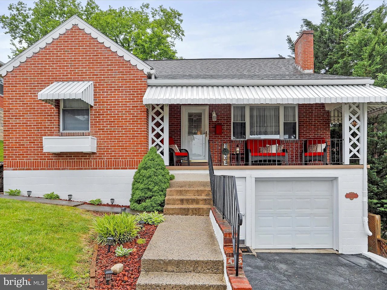 809 Maplewood Ln