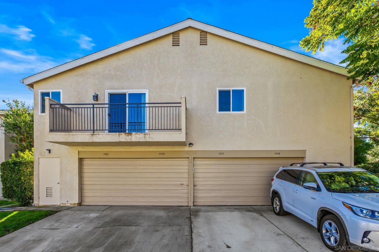 7779 Camino Glorita San Diego, CA 92122