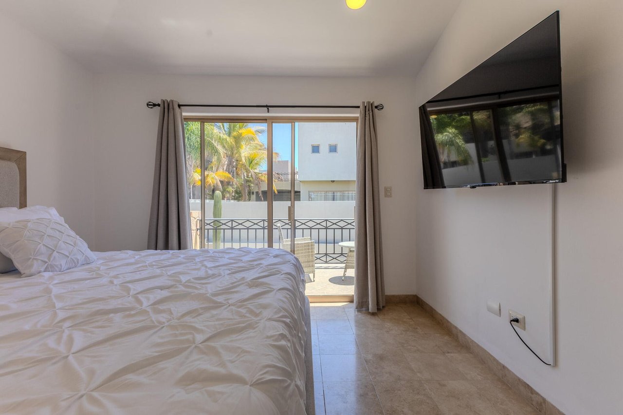 Ventanas - 22 Las Ballenas