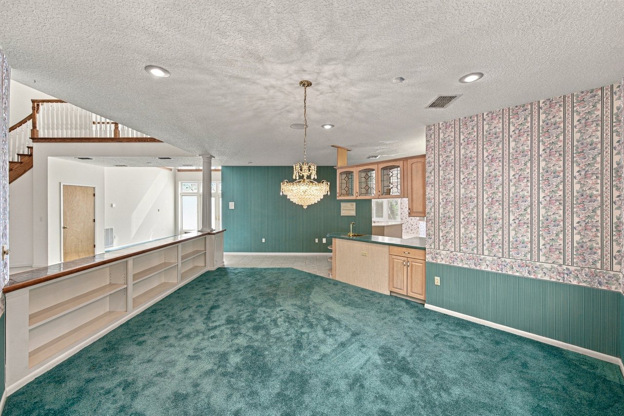 18728 LAKE IOLA RD