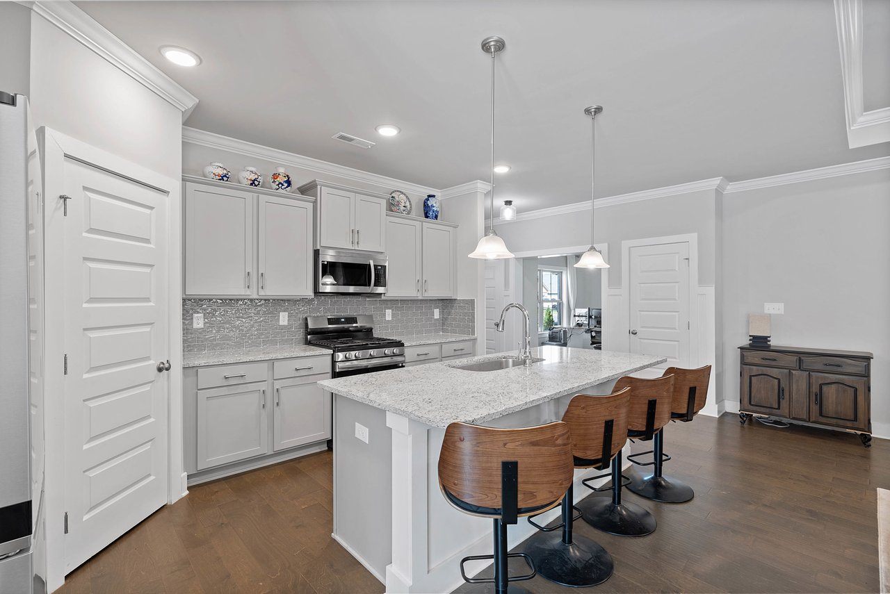 Elegant Home Near Goldsmith-Schiffman Elementary