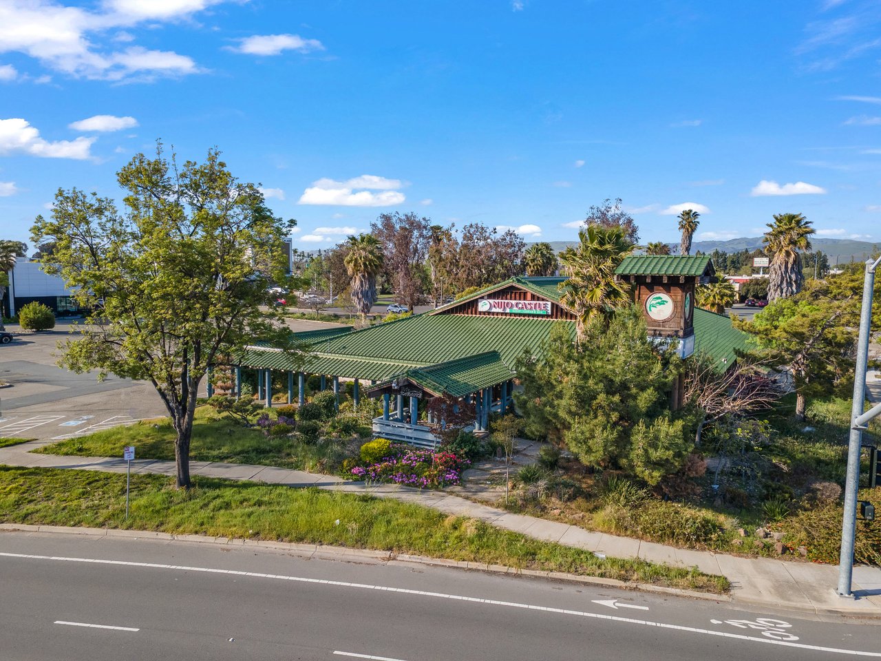 9,953 SF Restaurant Owner User Opportunity