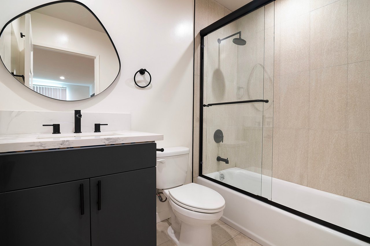166 3/4 S Sycamore Ave | ADU