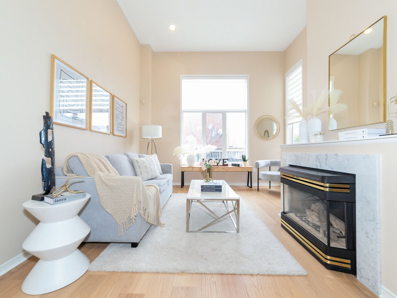 8 Queensway Drive