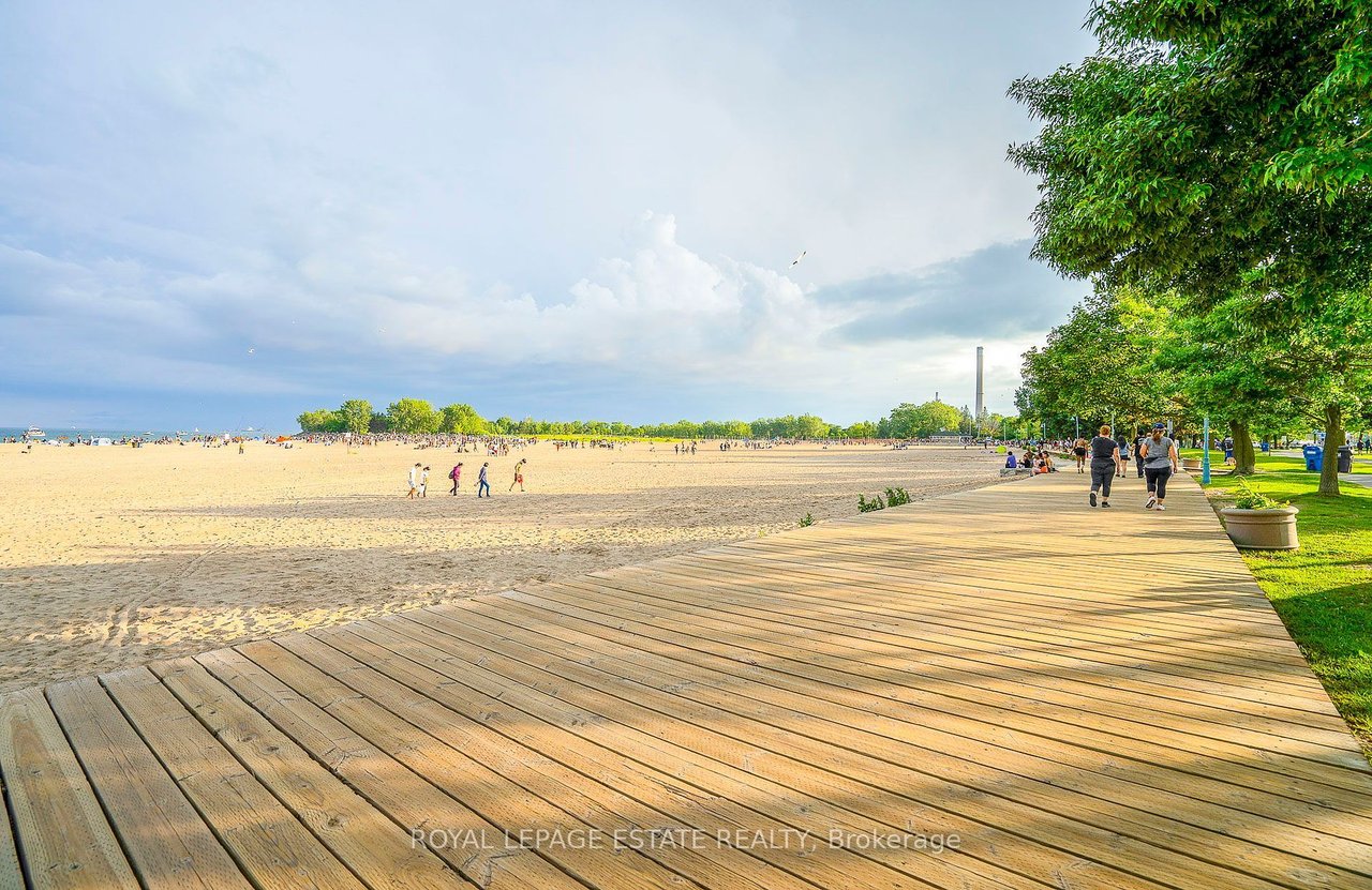 PENTHOUSE PINNACLE OF WATERFRONT LIVING 
