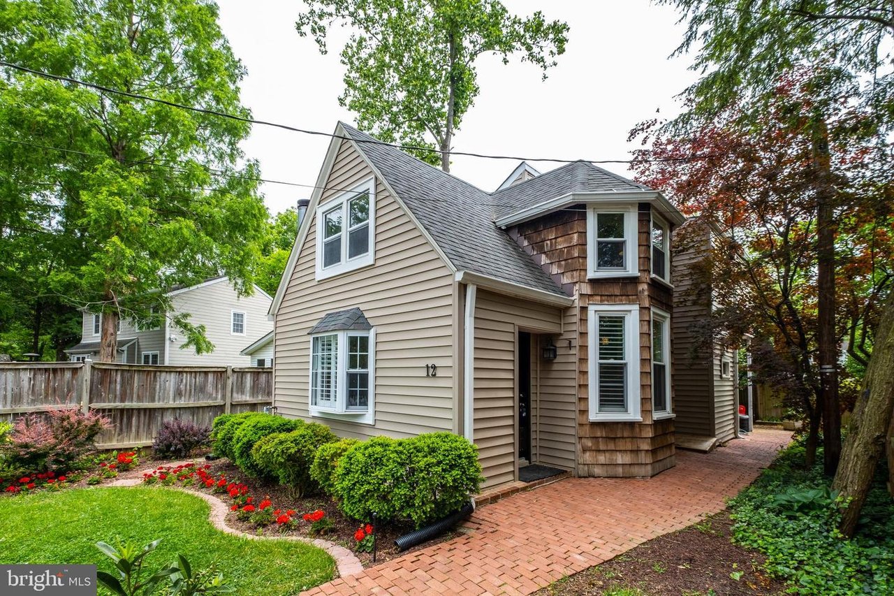 12 Wellesley Cir