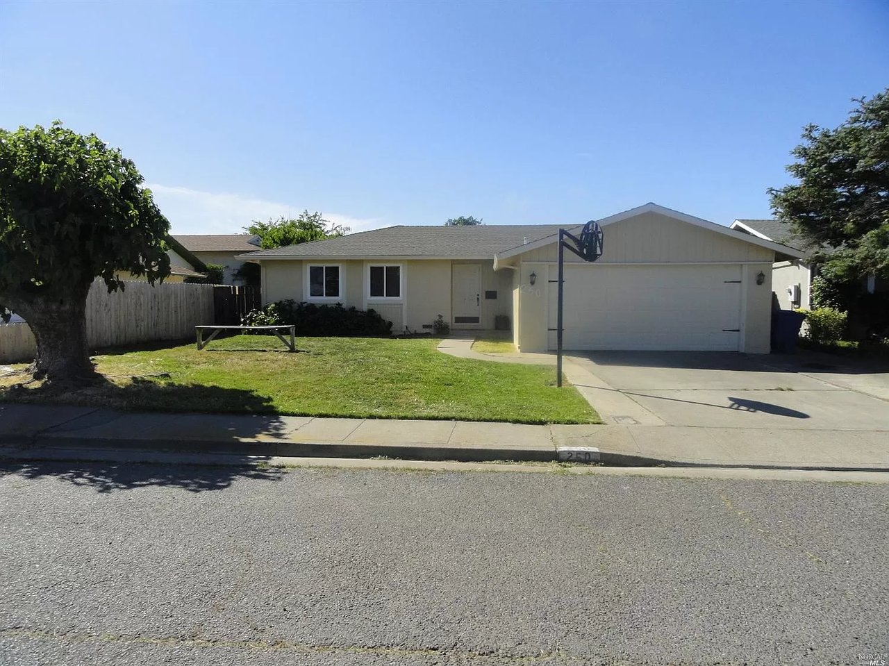 250 Yosemite Dr