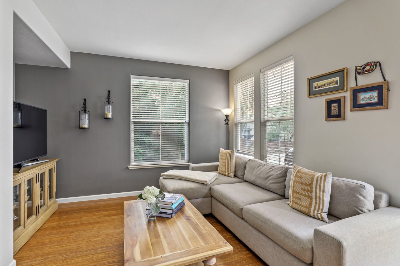 54 Arnold Dr