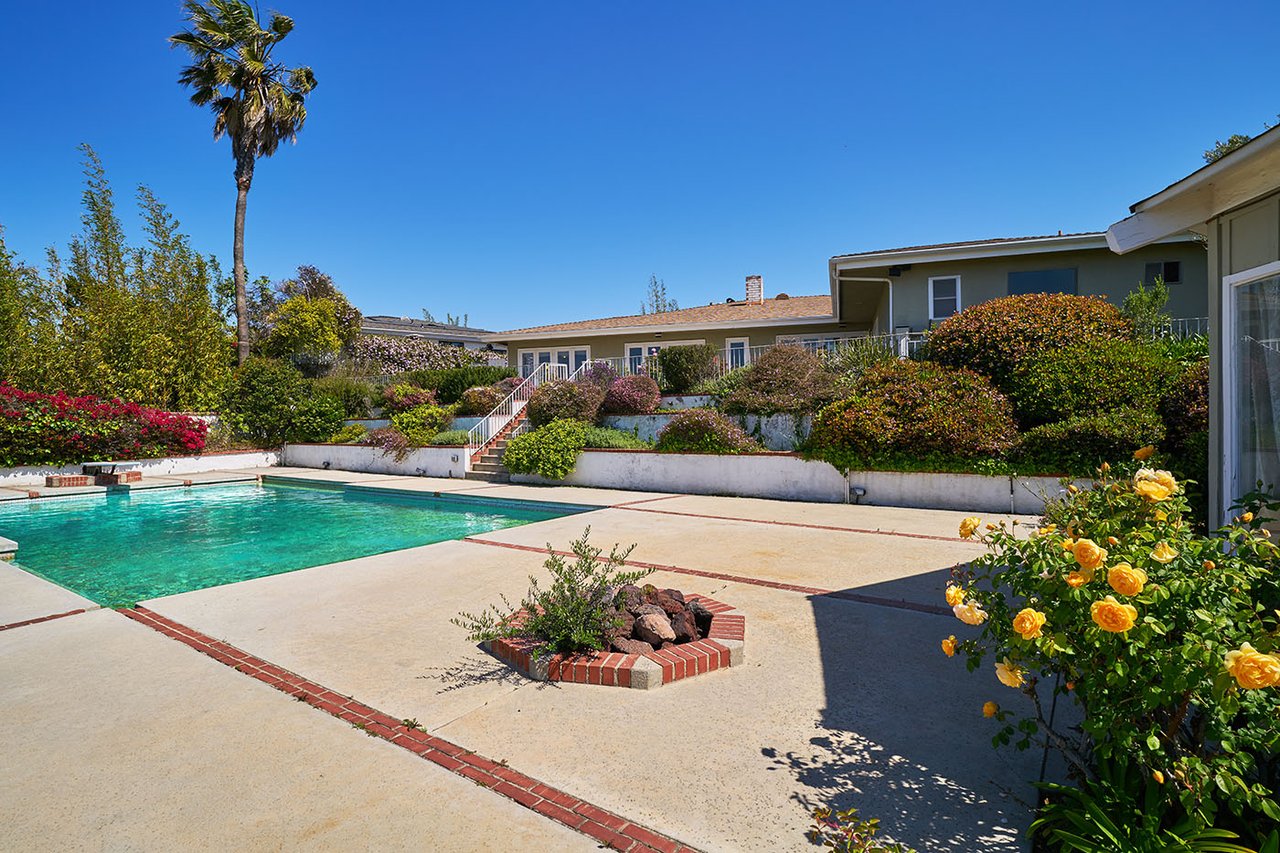  2715 Edwin Pl