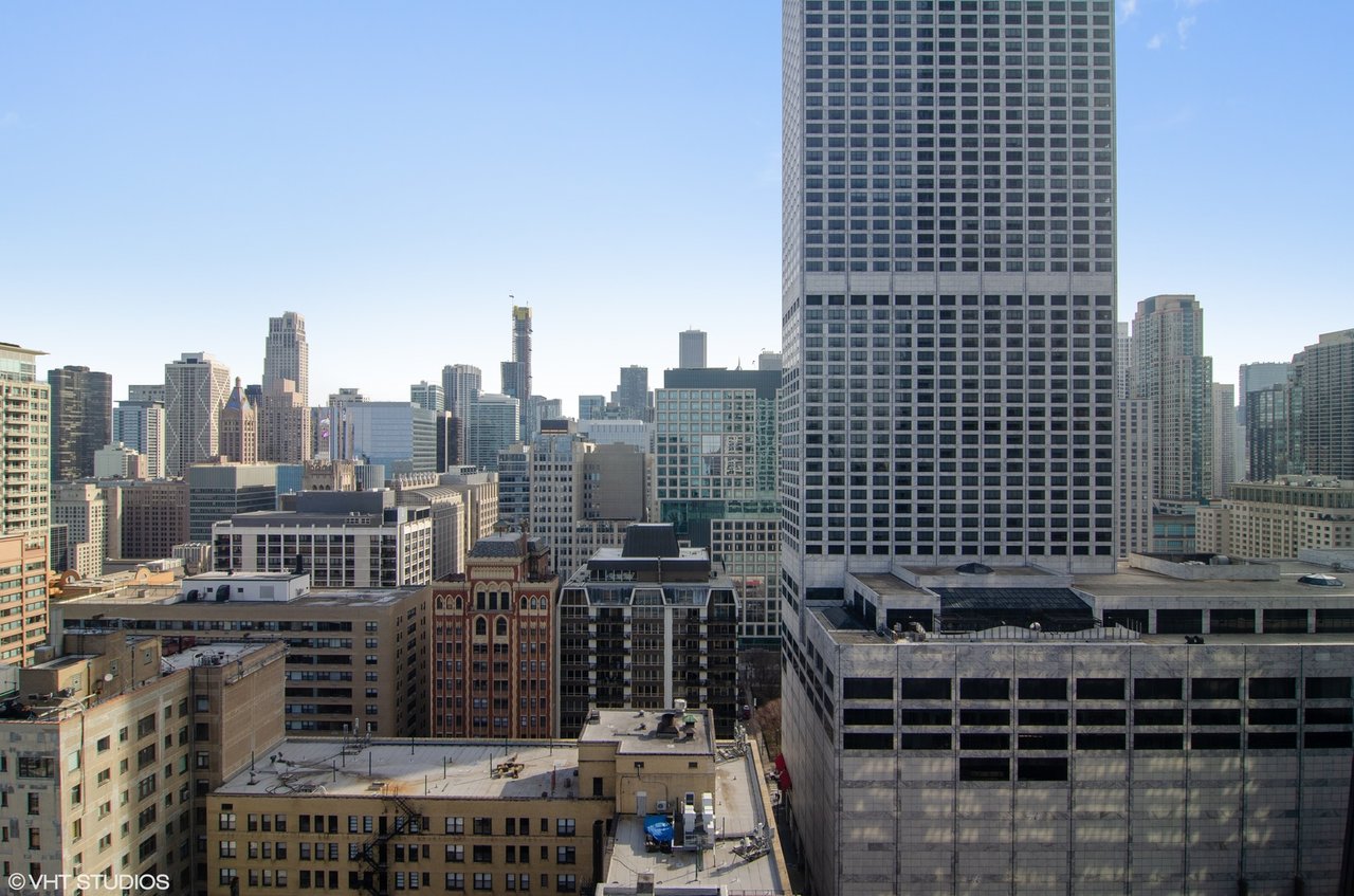 200 E Delaware Pl, #33F